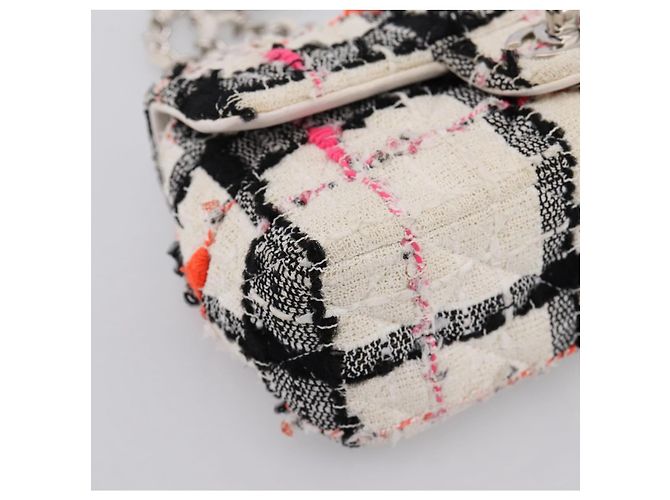 Borsa a tracolla CHANEL Mini Matelasse 20 in tweed Bianco Argento CC Auth 202073SM - vista 16