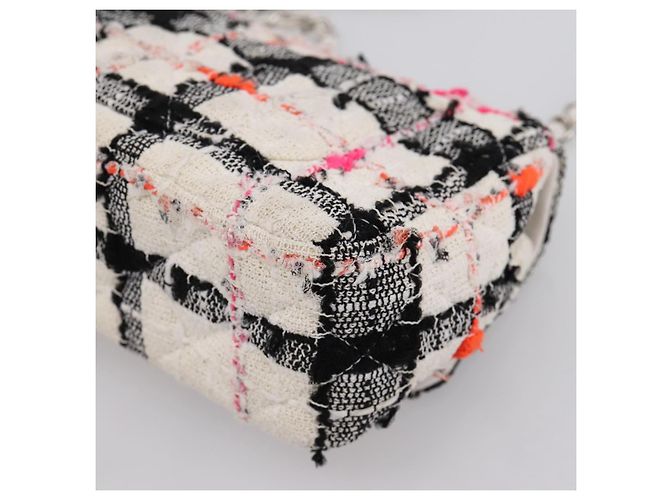Borsa a tracolla CHANEL Mini Matelasse 20 in tweed Bianco Argento CC Auth 202073SM - vista 17
