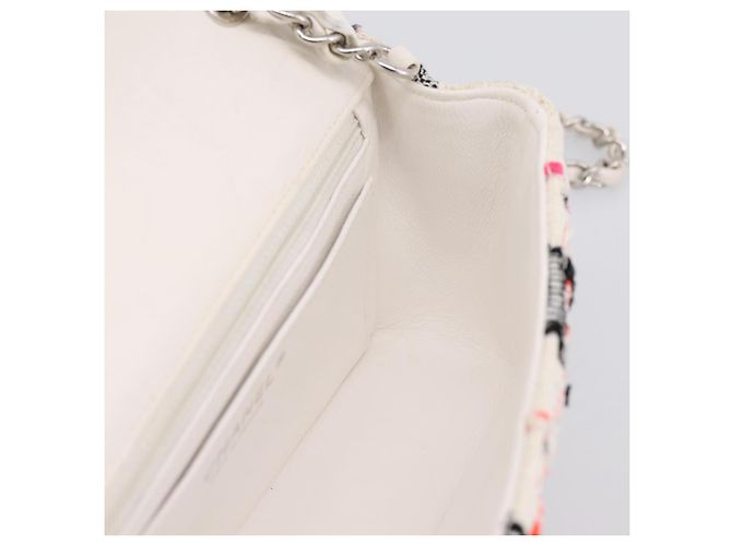 Borsa a tracolla CHANEL Mini Matelasse 20 in tweed Bianco Argento CC Auth 202073SM - vista 20