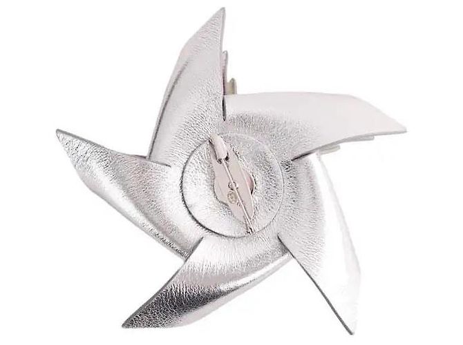 Chanel Brosche aus Leder Silber - Ansicht 2