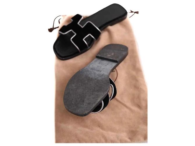 Sandali Oran Hermès in pelle nera Nero - vista 6