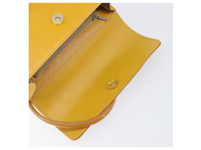 Borsa a mano Burberrys in pelle gialla tono oro Auth 199859A Giallo - vista 11