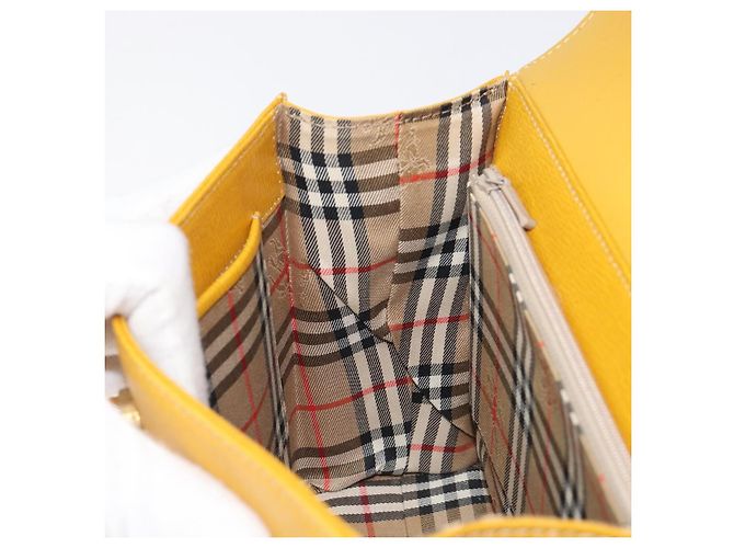 Borsa a mano Burberrys in pelle gialla tono oro Auth 199859A Giallo - vista 19