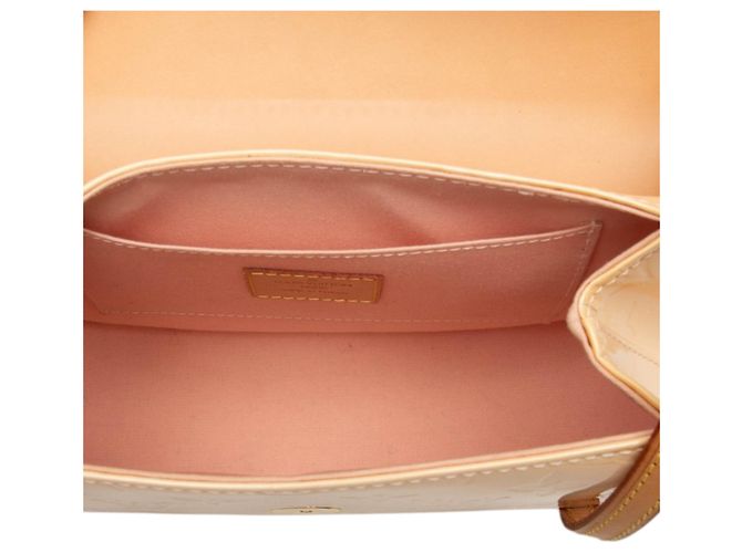 Borsa a tracolla Louis Vuitton Monogram Vernis Biscayne Bay PM Bianca Bianco - vista 4