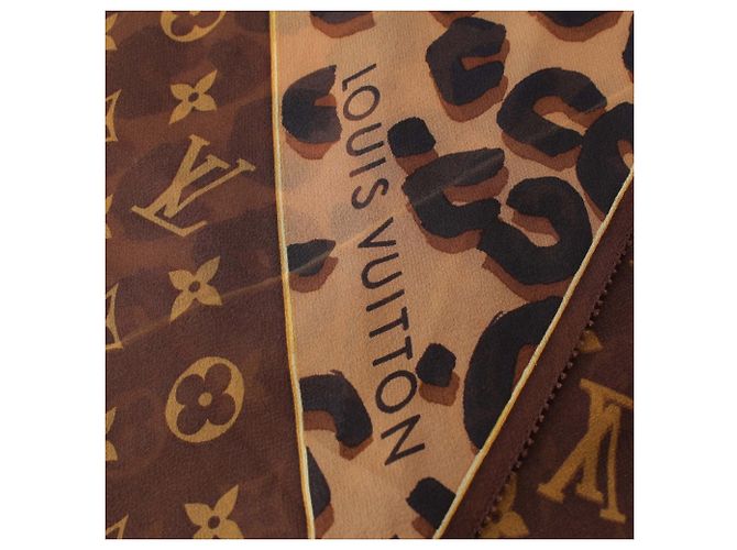 Sciarpa in crepe di seta Louis Vuitton Monogram con stampa leopardata marrone - vista 9