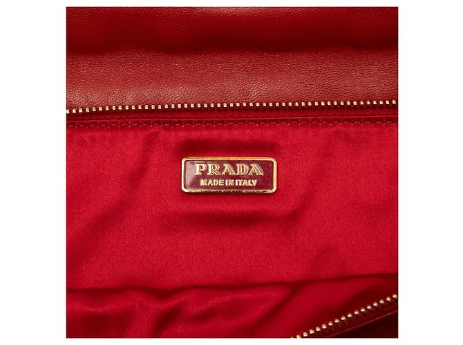 Borsa a tracolla Prada in Nappa rossa con occhielli Rosso - vista 5