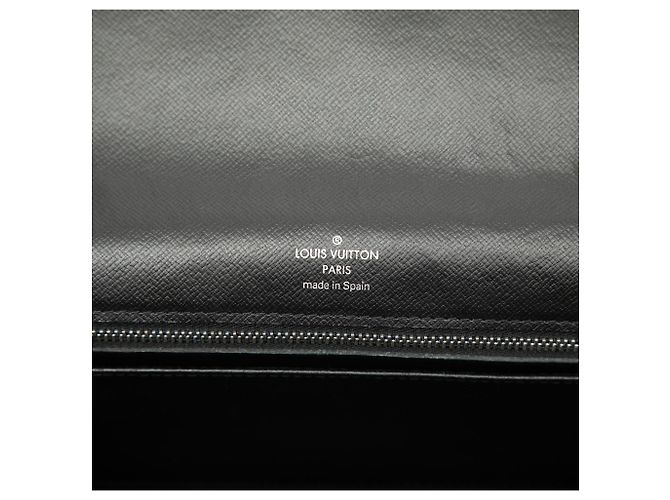 Borsa a pochette Louis Vuitton Taiga Selenga Nera Nero - vista 5