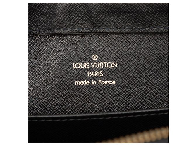 Borsa a Pochette Louis Vuitton Taiga Baikal Nera Nero - vista 5