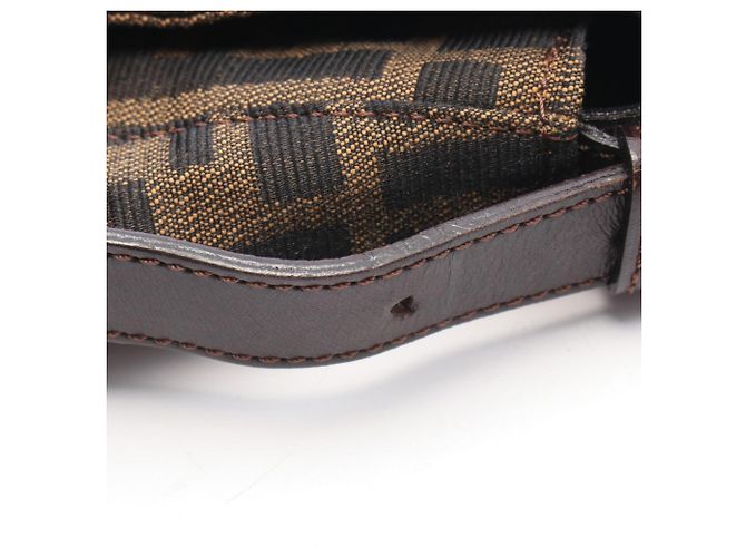 Borsa a tracolla Fendi Mamma Bucket Zucca Marrone Nero - vista 8