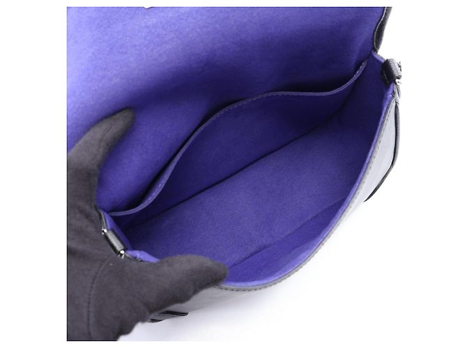 Borsa a tracolla Louis Vuitton Bussy NM Nero - vista 3