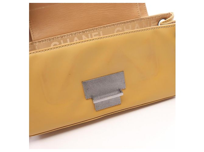 Borsa a tracolla Chanel Coco Mark in pelle gialla Giallo - vista 11