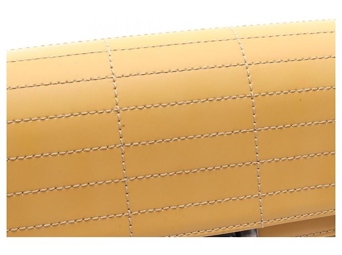 Borsa a tracolla Chanel Coco Mark in pelle gialla Giallo - vista 12