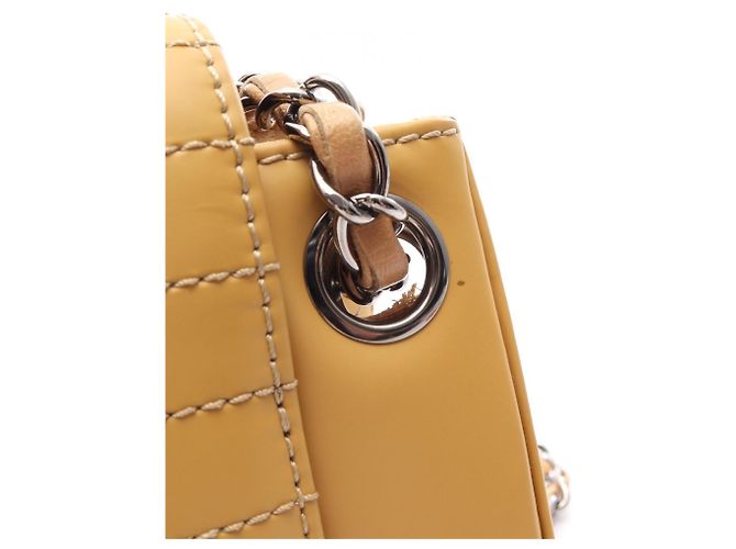 Borsa a tracolla Chanel Coco Mark in pelle gialla Giallo - vista 15