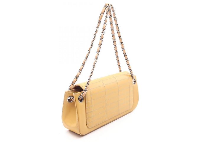 Borsa a tracolla Chanel Coco Mark in pelle gialla Giallo - vista 2