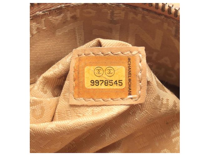 Borsa a tracolla Chanel Chocolate Bar in Beige - vista 5