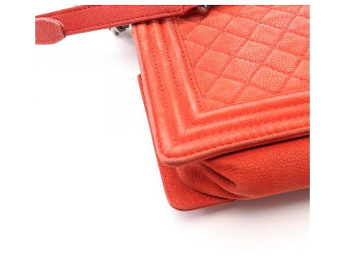 Borsa a tracolla Chanel Boy in pelle di vitello grana rossa Rosso - vista 10