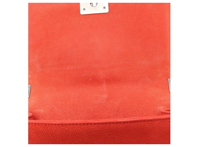 Borsa a tracolla Chanel Boy in pelle di vitello grana rossa Rosso - vista 6