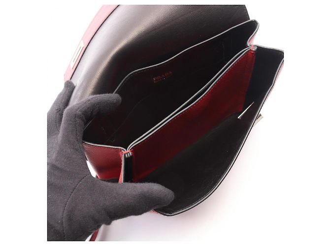 Borsa a tracolla Prada in pelle Saffiano Rosso - vista 3