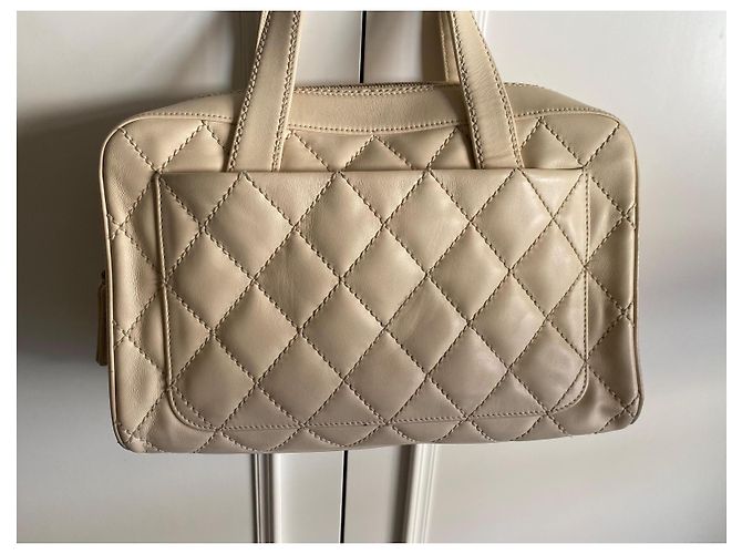 Chanel Borsa Boston in pelle matelassé beige - vista 13
