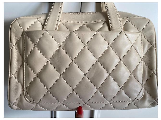 Chanel Borsa Boston in pelle matelassé beige - vista 14