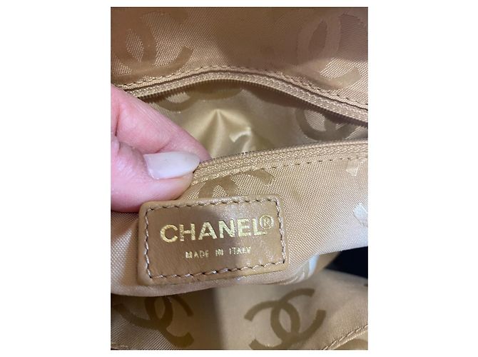 Chanel Borsa Boston in pelle matelassé beige - vista 2