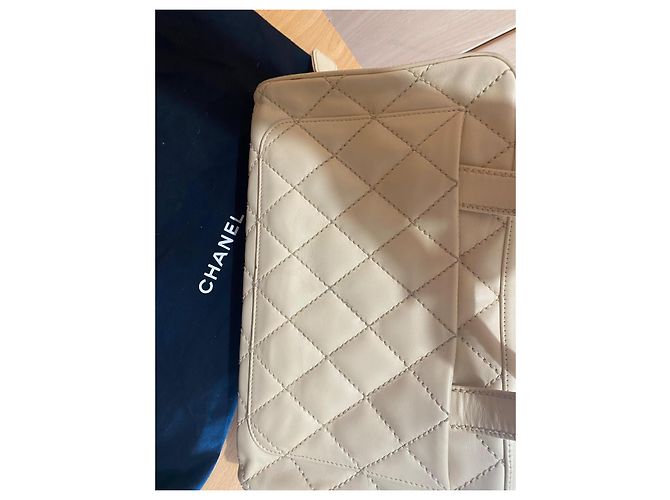 Chanel Borsa Boston in pelle matelassé beige - vista 7