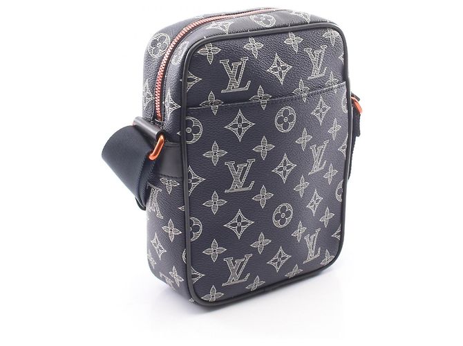 Borsa a tracolla Louis Vuitton Danube PM Monogram Ink Bianco Rosso Blu navy - vista 2