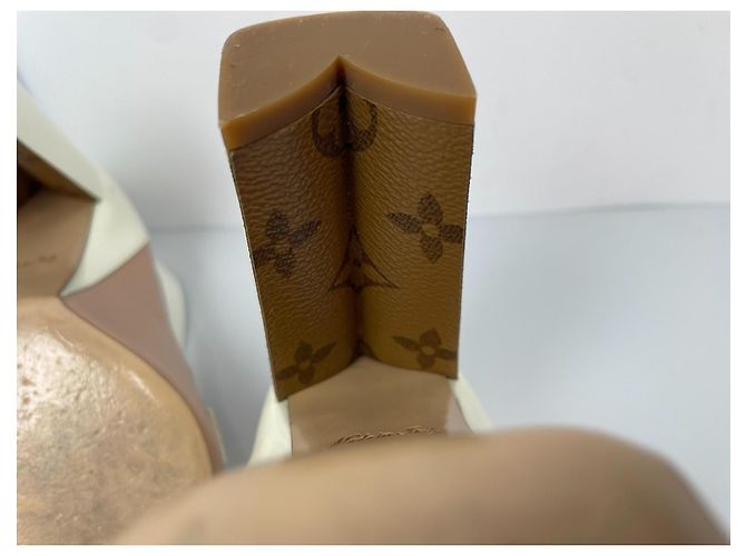 Louis Vuitton Colorblock Lackleder Pumps Weiß Beige - Ansicht 15