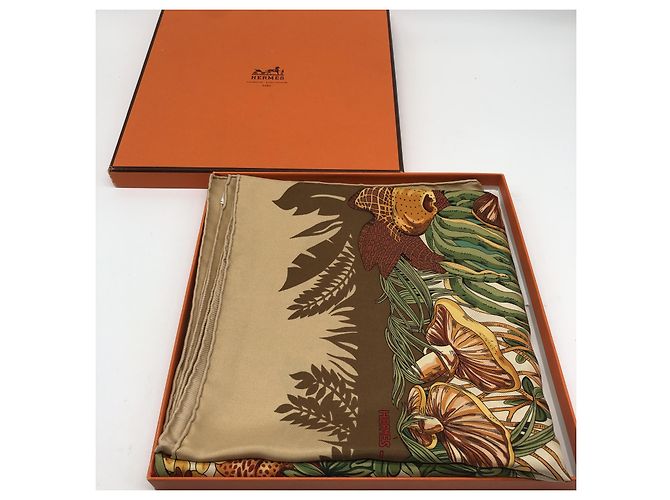Hermès Hermes Carré 90 Silk multicolor 90 x 90 Mehrfarben - Ansicht 3