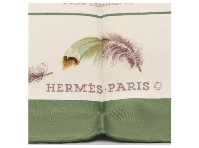 Silk In Hermès Foulard Hermes Carre 90 Plumes Verde Crudo - vista 2