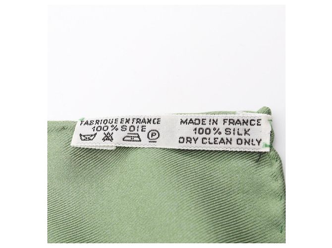 Silk In Hermès Foulard Hermes Carre 90 Plumes Verde Crudo - vista 3