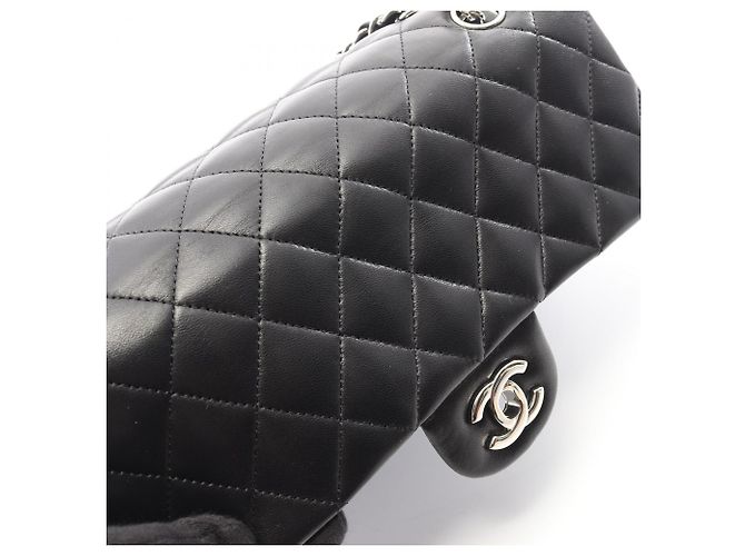 Borsa a tracolla Chanel Matelassé Double Flap Nero - vista 10