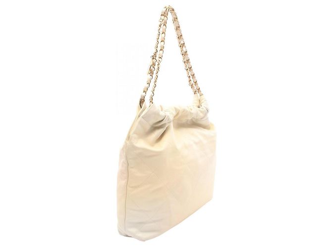 Borsa a tracolla Chanel Matelassé 22 Large Bianco Crudo - vista 2