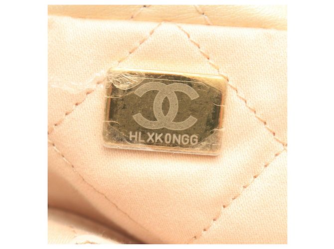 Borsa a tracolla Chanel Matelassé 22 Large Bianco Crudo - vista 5