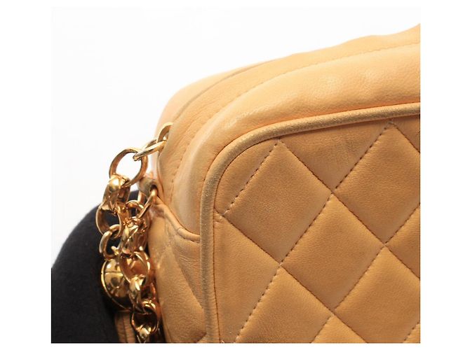 Borsa a tracolla Chanel Matelassé con nappina Beige - vista 11