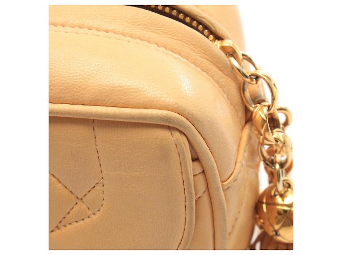 Borsa a tracolla Chanel Matelassé con nappina Beige - vista 7