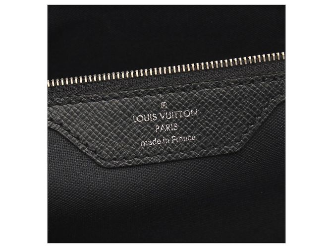 Borsetta Louis Vuitton Igor Taiga Nero - vista 4