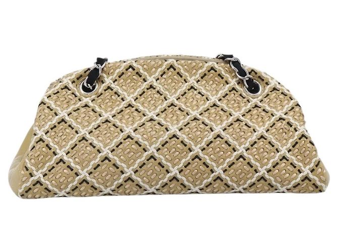 Chanel Just Mademoiselle Quilted Patent Medium Beige - vista 2
