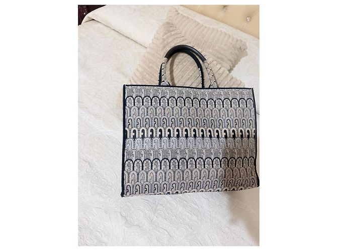 Borsa Tote Furla in Tela Monogram Nero Beige - vista 16
