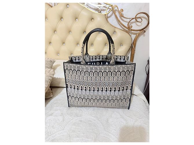 Borsa Tote Furla in Tela Monogram Nero Beige - vista 17