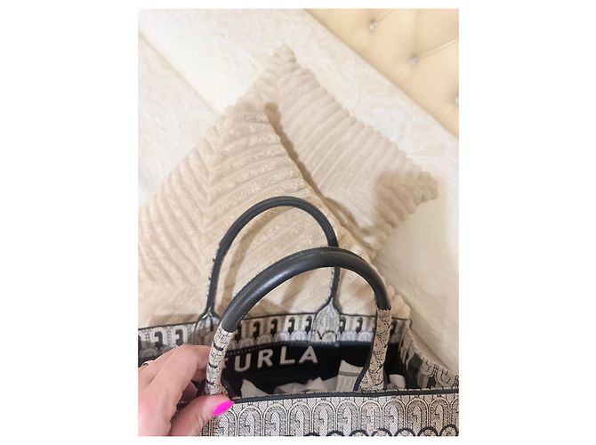 Borsa Tote Furla in Tela Monogram Nero Beige - vista 18