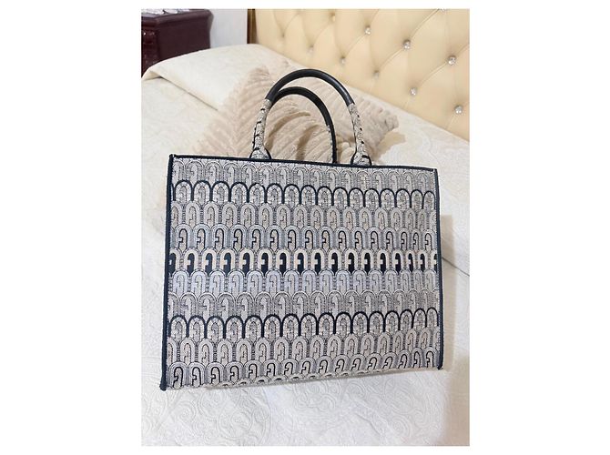 Borsa Tote Furla in Tela Monogram Nero Beige - vista 2
