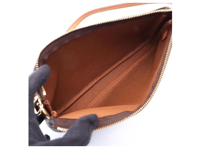 Louis Vuitton Pochette Accessoires Monogram Handbag Marrone - vista 3