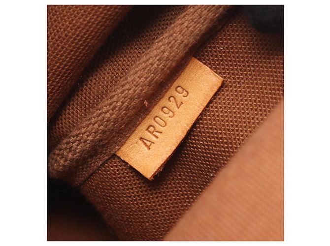 Bolso Louis Vuitton Pochette Accessoires Castaño - vista 5