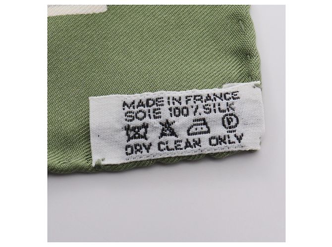 Silk In Hermès Foulard Hermes Petit Carré 45 L'ALPHABET DES METIERS Multicolore Verde - vista 3