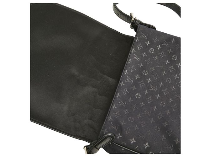 Borsa a tracolla Louis Vuitton Monogram Satin Musette Conte de Fée Nero - vista 13