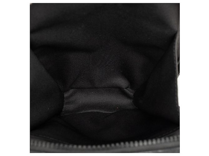 Borsa Utility Side Bag Monogram Taurillon Louis Vuitton Nero - vista 4