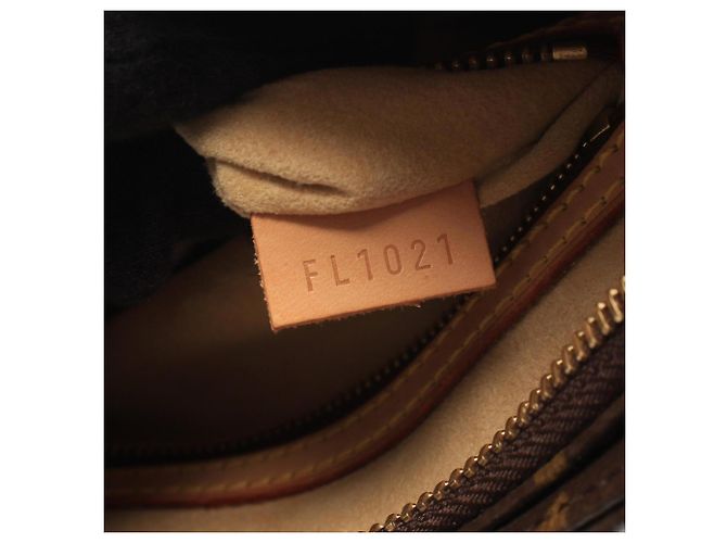 Borsa a tracolla Louis Vuitton Looping MM Monogram Marrone - vista 5