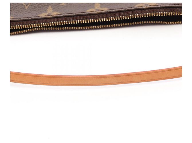 Louis Vuitton Pochette Accessoires Monogram Handbag Marrone - vista 8