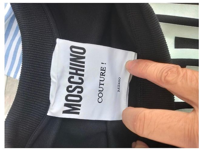 Schwarzer Moschino Sweatshirt mit Logo - Ansicht 6